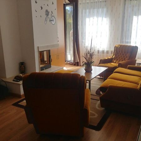 Apartment "Moni" パンポロボ エクステリア 写真