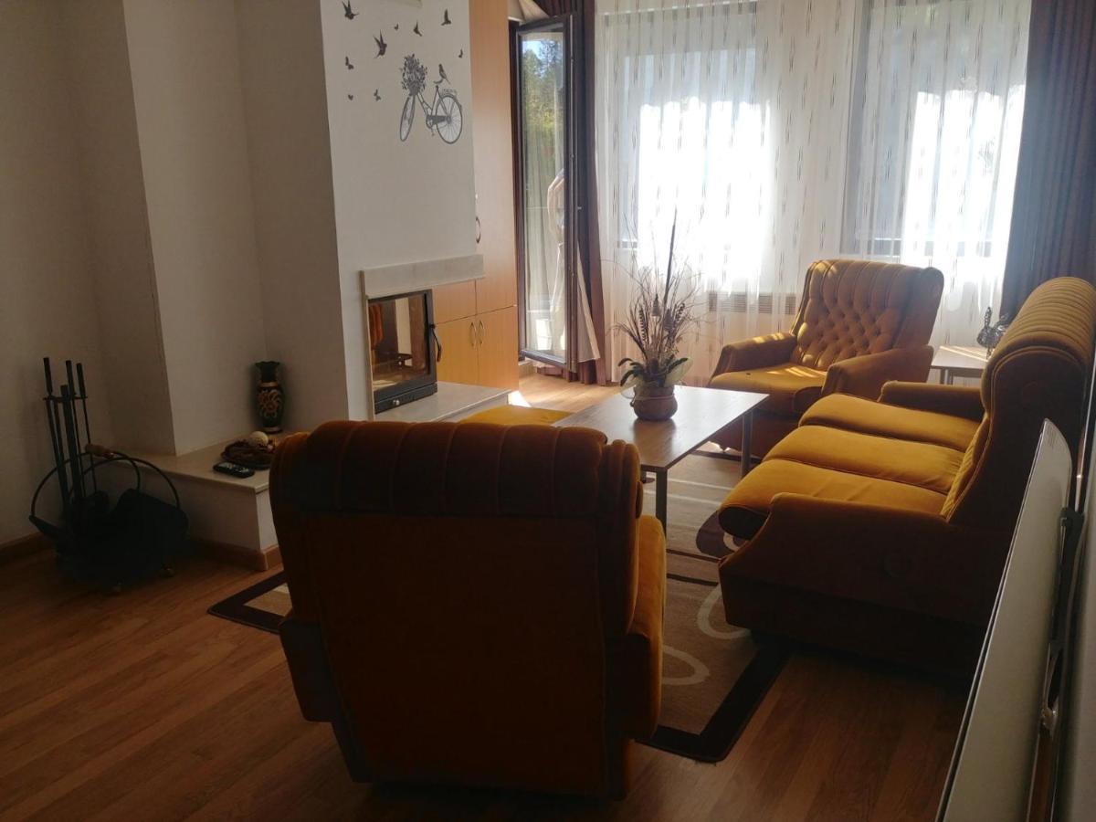 Apartment "Moni" パンポロボ エクステリア 写真