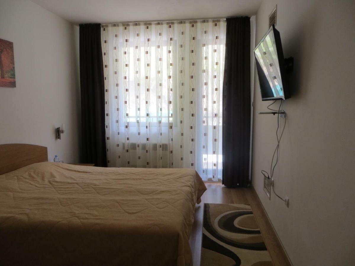 Apartment "Moni" パンポロボ エクステリア 写真