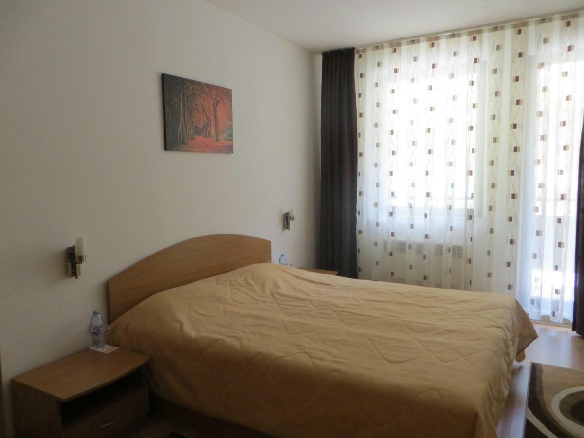 Apartment "Moni" パンポロボ エクステリア 写真