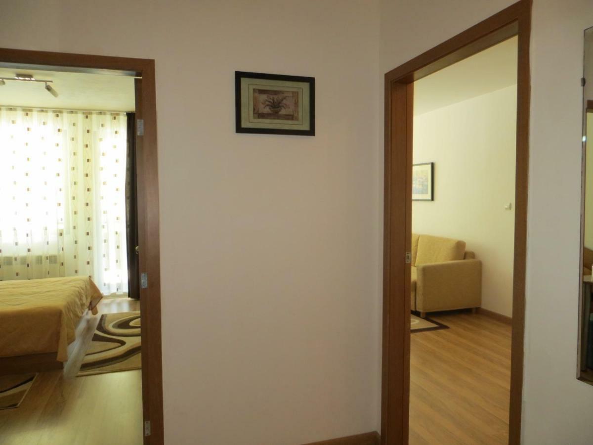 Apartment "Moni" パンポロボ エクステリア 写真